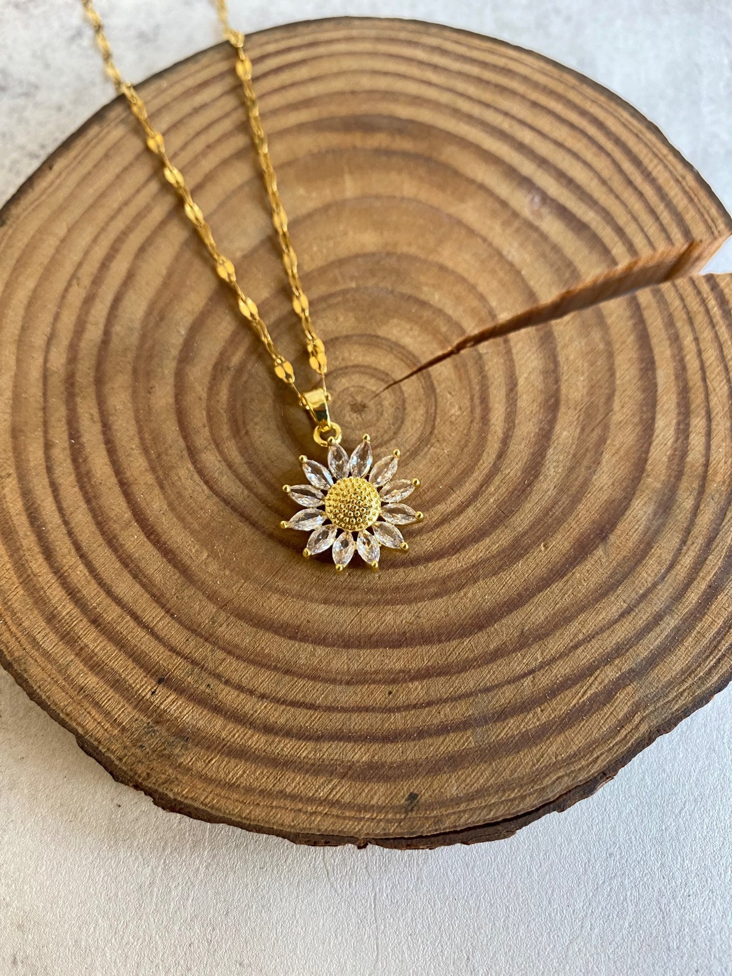Daisy Sun Necklace