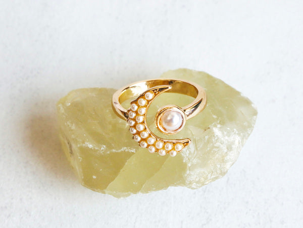 Gold Pearly Moon Ring